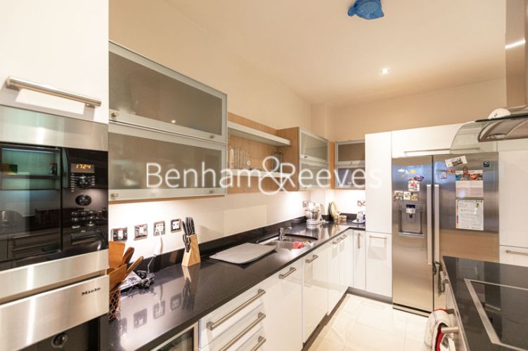 4 bedrooms flat to rent in Fountain House, The Boulevard, Imperial Wharf, SW6-image 2