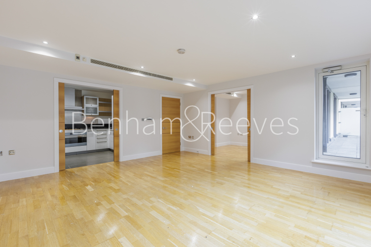3  bedrooms flat to rent in Lensbury Avenue, Fulham, SW6-image 1