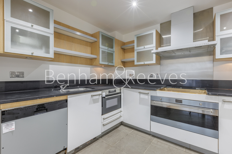 3 bedrooms flat to rent in Lensbury Avenue, Fulham, SW6-image 2