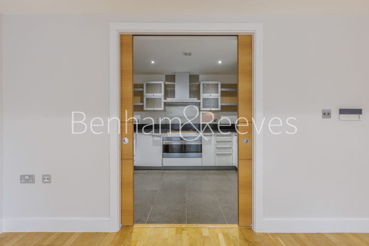 3 bedrooms flat to rent in Lensbury Avenue, Fulham, SW6-image 7