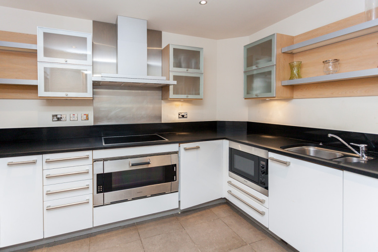 2  bedrooms flat to rent in Marina Point, Fulham, SW6-image 5