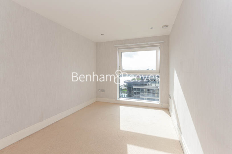 2 bedrooms flat to rent in Lensbury Avenue, Fulham, SW6-image 7