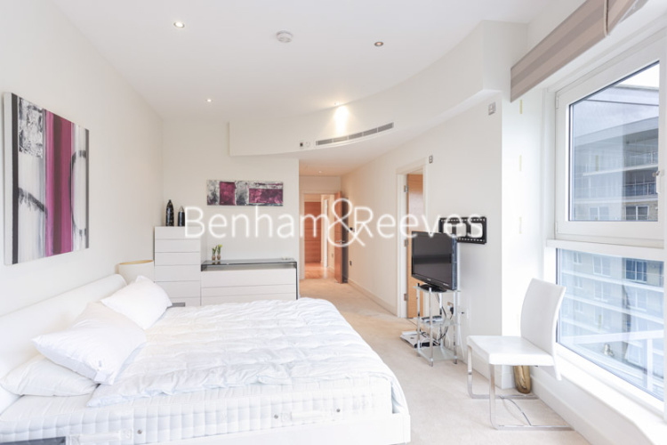 3  bedrooms flat to rent in Lensbury Avenue, Fulham, SW6-image 17