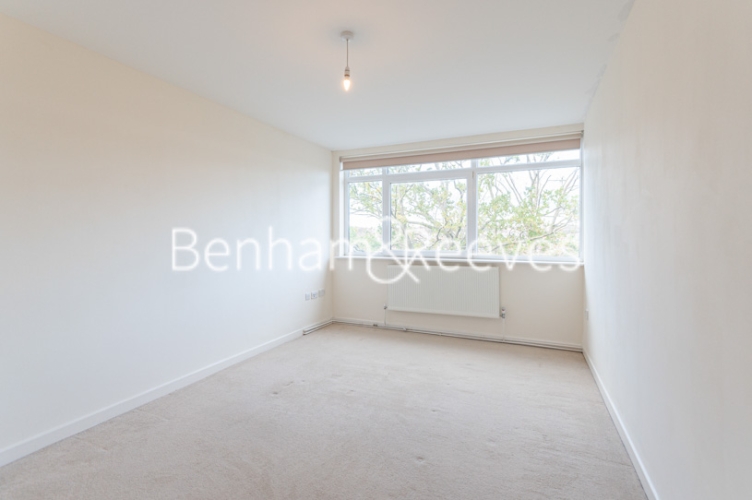 2 bedrooms flat to rent in Shepherds Hill, Highgate, N6-image 3