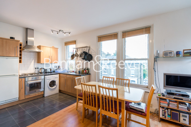 1  bedroom flat to rent in Lady Somerset Road, Highgate,NW5-image 2