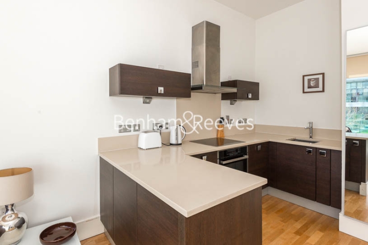 1 bedroom flat to rent in Highbury Stadium Square, Highbury, N5-image 2