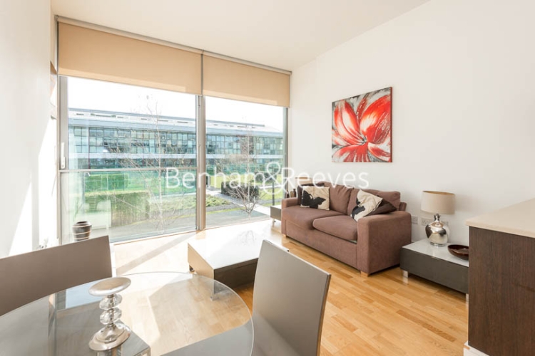 1 bedroom flat to rent in Highbury Stadium Square, Highbury, N5-image 6