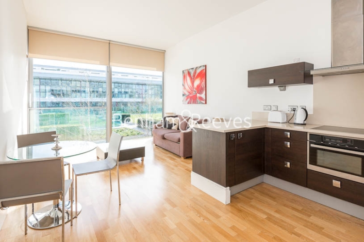 1 bedroom flat to rent in Highbury Stadium Square, Highbury, N5-image 7