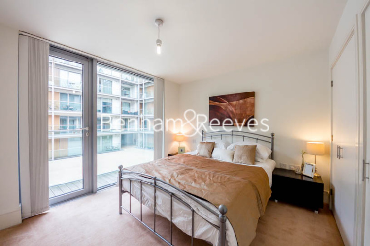 1 bedroom flat to rent in Highbury Stadium Square, Highbury, N5-image 3