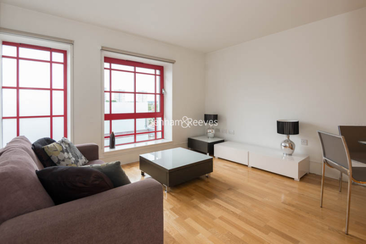 1  bedroom flat to rent in West Stand Apartments, Highbury Stadium Square, N5-image 1