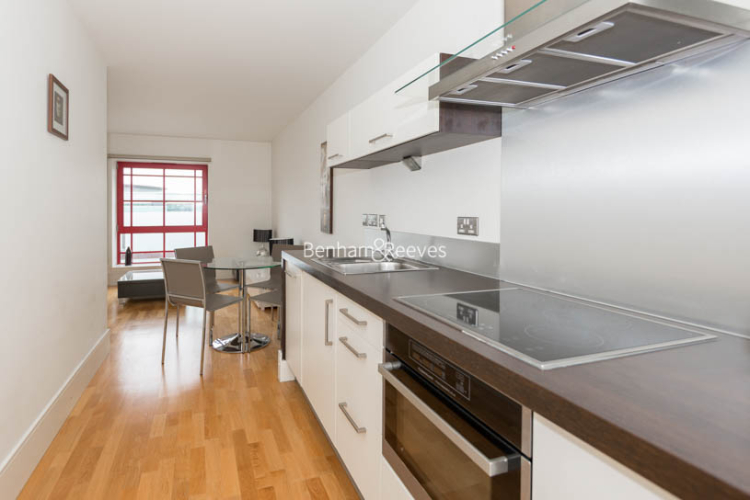 1  bedroom flat to rent in West Stand Apartments, Highbury Stadium Square, N5-image 3