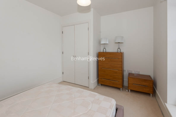 1  bedroom flat to rent in West Stand Apartments, Highbury Stadium Square, N5-image 6
