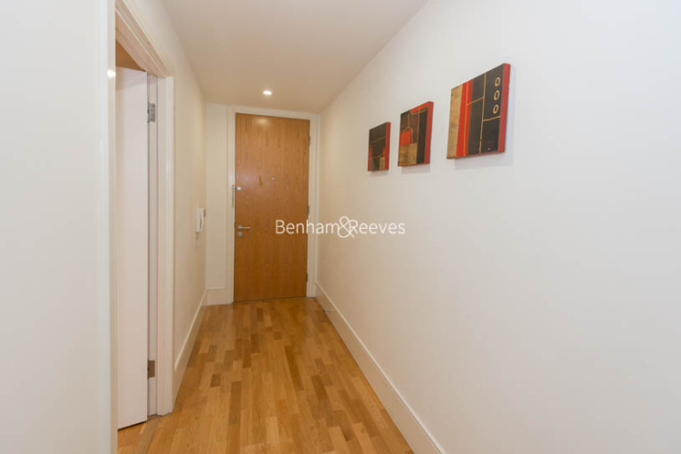 1  bedroom flat to rent in West Stand Apartments, Highbury Stadium Square, N5-image 7