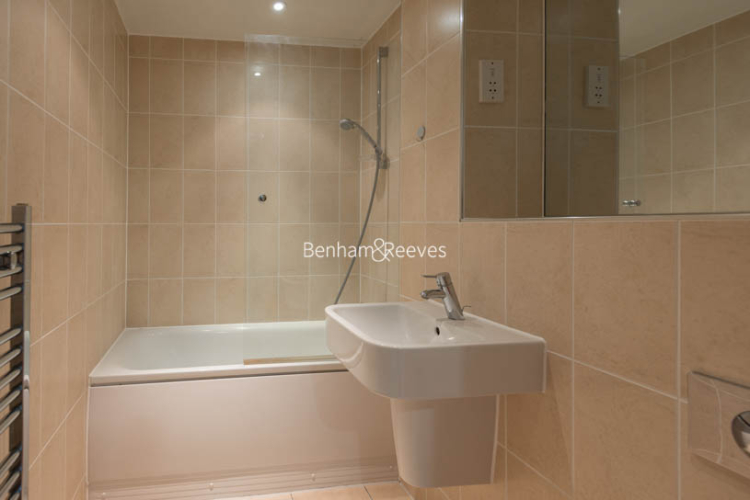 1  bedroom flat to rent in West Stand Apartments, Highbury Stadium Square, N5-image 8