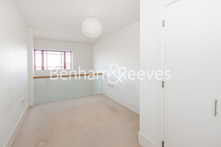 1 bedroom(s) flat to rent in Highbury Stadium Square, Highbury, N5-image 3