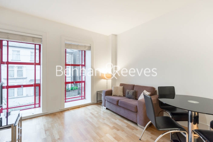 1 bedroom flat to rent in Highbury Stadium Square, Highbury, N5-image 1