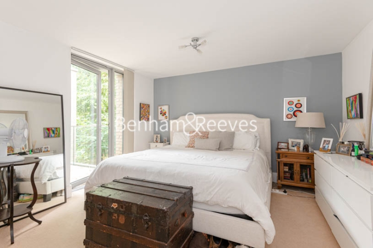 2 bedrooms flat to rent in Highbury Stadium Square, Highbury, N5-image 4