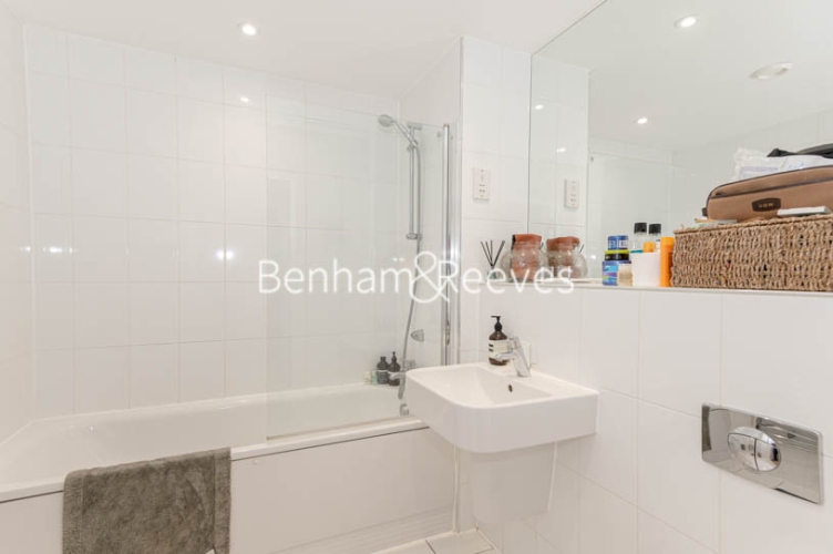 2 bedrooms flat to rent in Highbury Stadium Square, Highbury, N5-image 5