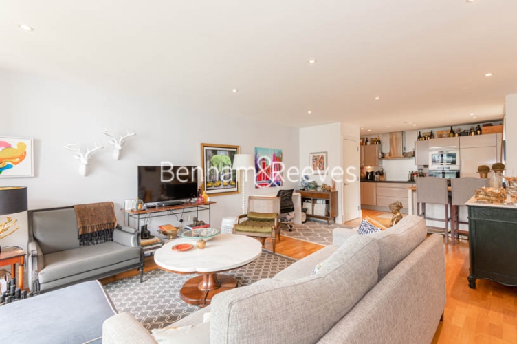 2 bedrooms flat to rent in Highbury Stadium Square, Highbury, N5-image 16