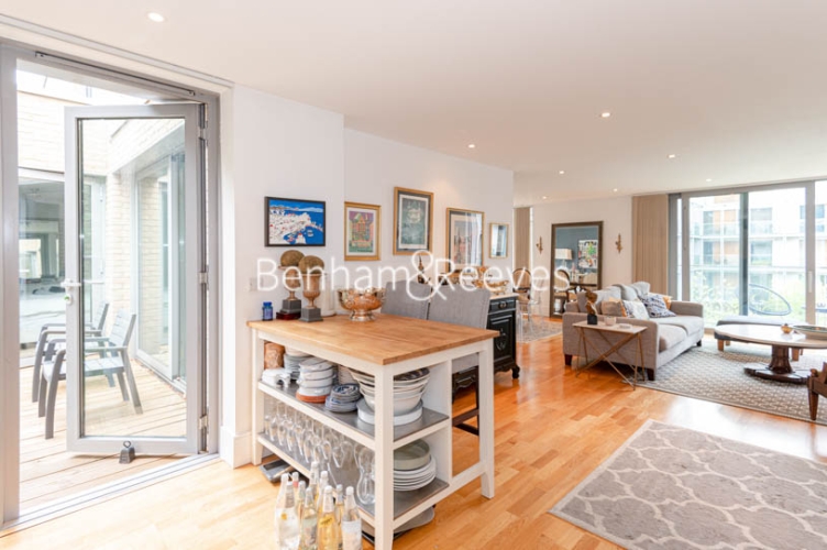 2 bedrooms flat to rent in Highbury Stadium Square, Highbury, N5-image 17