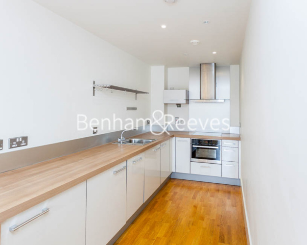 1  bedroom flat to rent in Highbury Stadium Square, Highbury, N5-image 3
