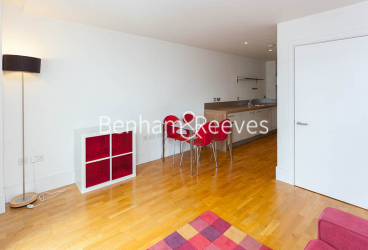 1 bedroom flat to rent in Highbury Stadium Square, Highbury, N5-image 8