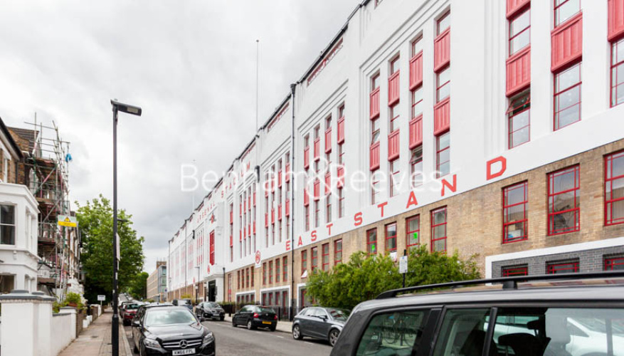 1 bedroom flat to rent in Highbury Stadium Square, Highbury, N5-image 9