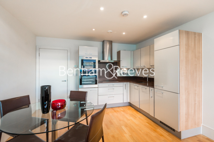 2 bedrooms flat to rent in Highbury Stadium Square, Highbury, N5-image 2