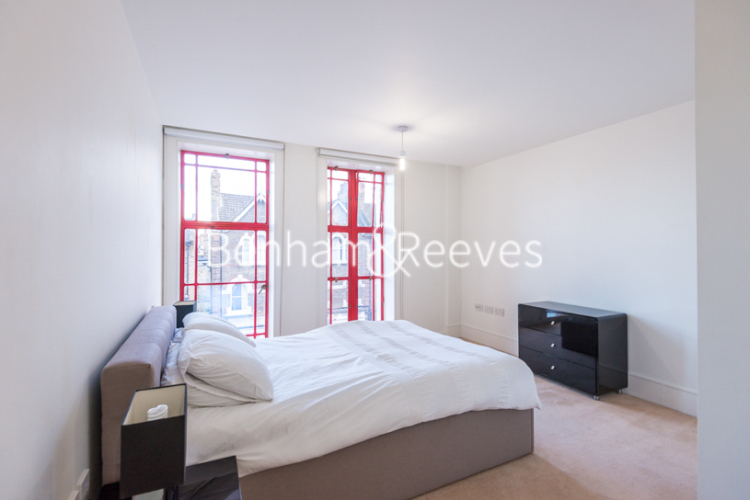 2 bedrooms flat to rent in Highbury Stadium Square, Highbury, N5-image 4