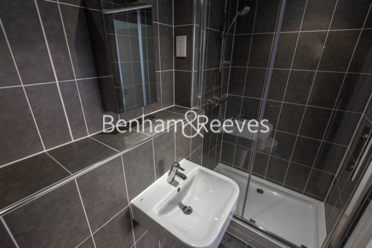 2 bedrooms flat to rent in Highbury Stadium Square, Highbury, N5-image 5