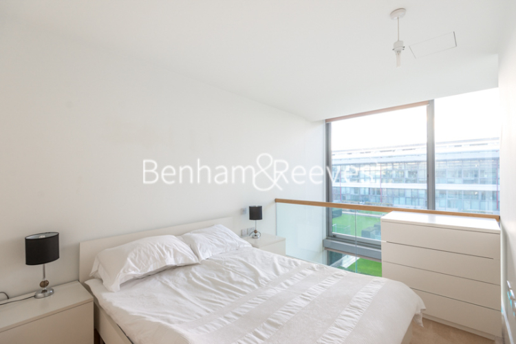 2 bedrooms flat to rent in Highbury Stadium Square, Highbury, N5-image 6