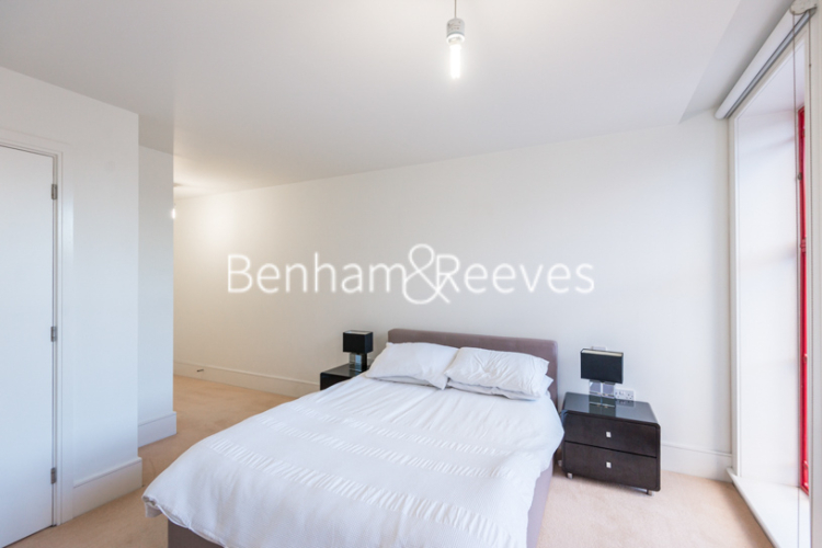 2 bedrooms flat to rent in Highbury Stadium Square, Highbury, N5-image 7