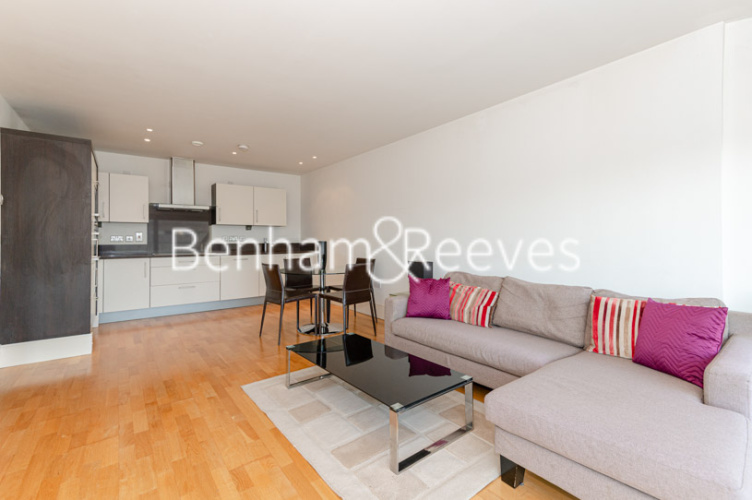 2  bedrooms flat to rent in Highbury Stadium Square, Highbury, N5-image 2
