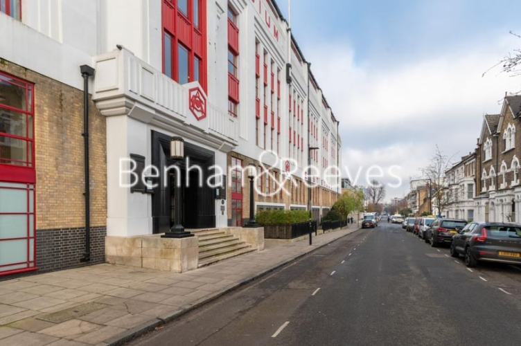 2 bedrooms flat to rent in Highbury Stadium Square, Highbury, N5-image 11