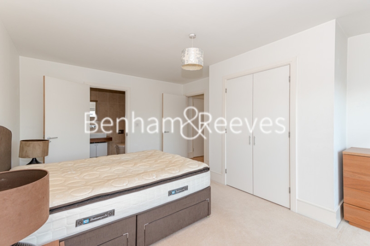 2 bedrooms flat to rent in Highbury Stadium Square, Highbury, N5-image 13