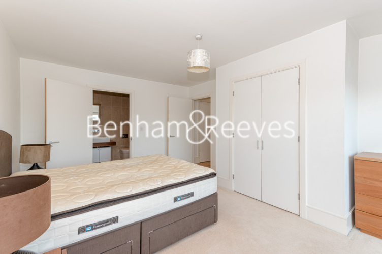 2  bedrooms flat to rent in Highbury Stadium Square, Highbury, N5-image 13