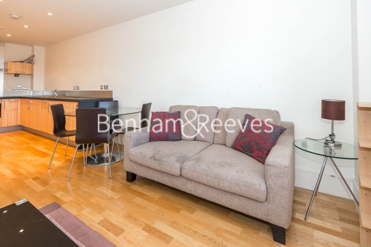 1 bedroom flat to rent in Highbury Stadium Square, Highbury, N5-image 6