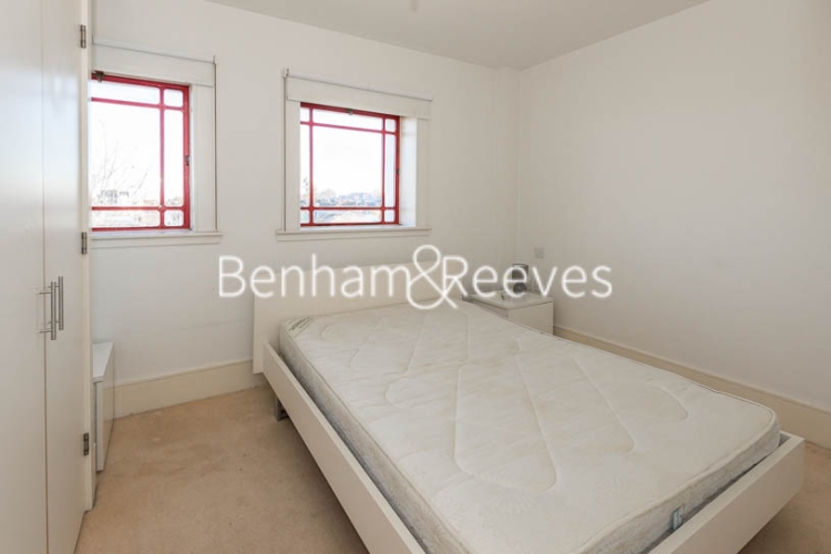 1 bedroom flat to rent in Highbury Stadium Square, Highbury, N5-image 7