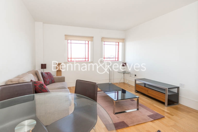 1 bedroom flat to rent in Highbury Stadium Square, Highbury, N5-image 8