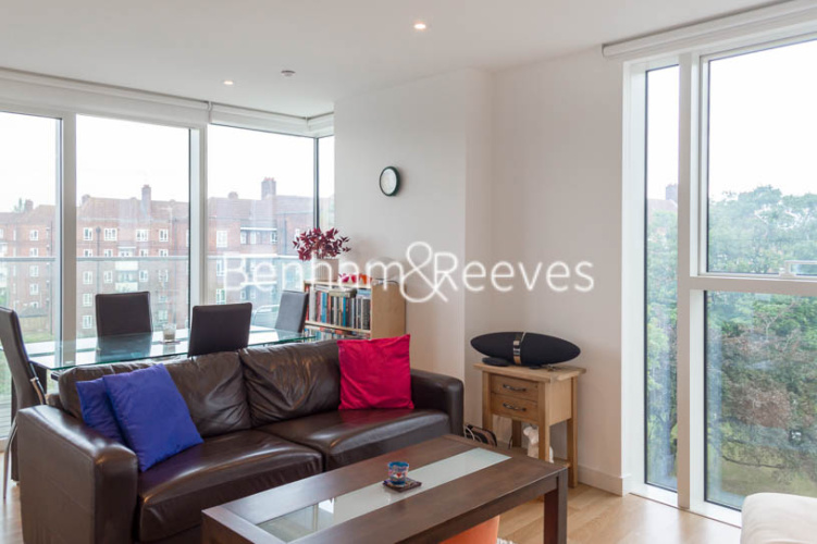 1  bedroom flat to rent in Residence Tower, Woodberry Grove, N4-image 1