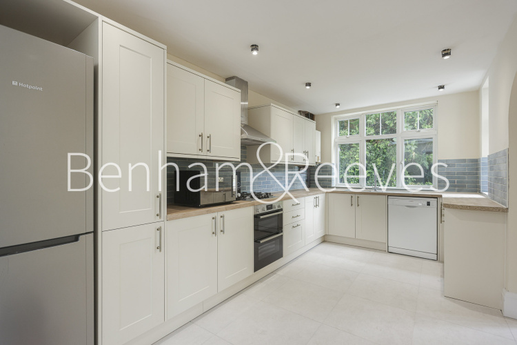 5  bedrooms house to rent in Hillway, Holly Lodge Estate, N6-image 2