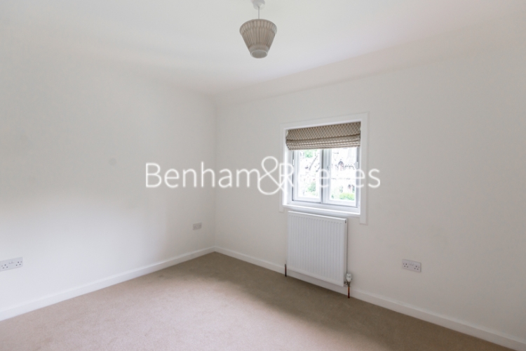 3 bedrooms house to rent in Holly Village, Highgate, N6-image 11