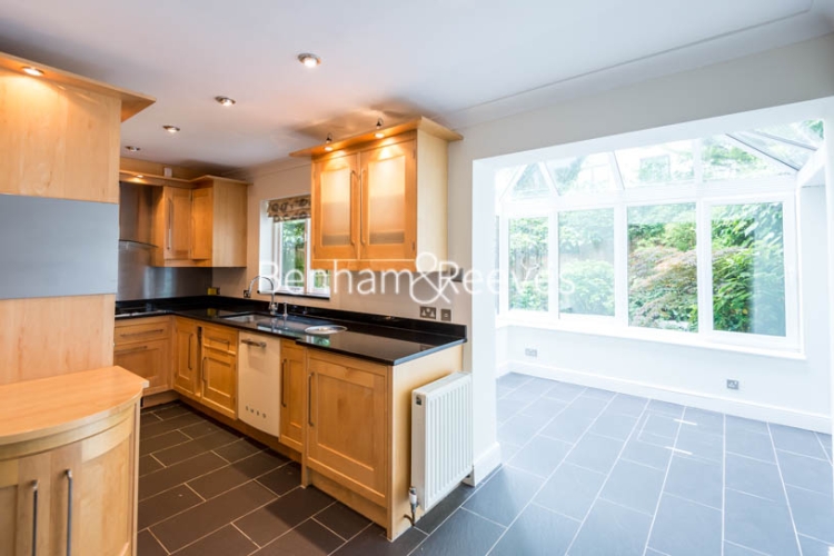 4 bedrooms house to rent in Ridgeway Gardens, Hampstead, N6-image 7