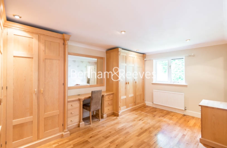 4 bedrooms house to rent in Ridgeway Gardens, Hampstead, N6-image 8