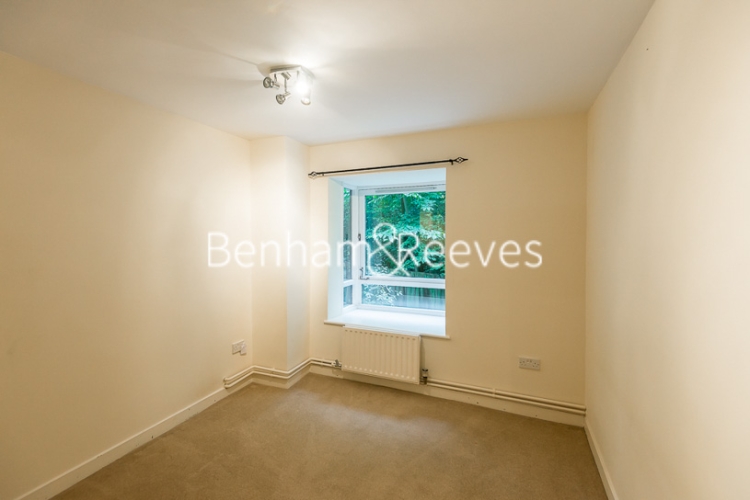 3  bedrooms flat to rent in Wood Lane, Highgate, N6-image 8