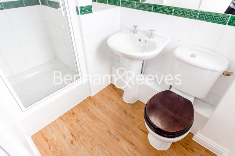 3 bedrooms house to rent in Balmoral Avenue, New Southgate, N11-image 4