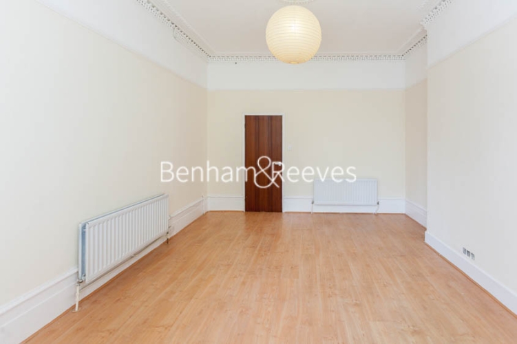 2  bedrooms flat to rent in Whitehall Park, Archway, N19-image 3