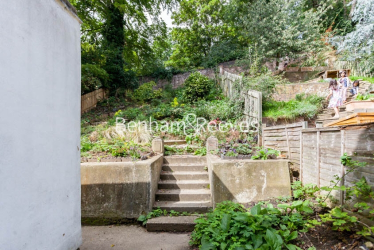 2 bedrooms flat to rent in Whitehall Park, Archway, N19-image 5