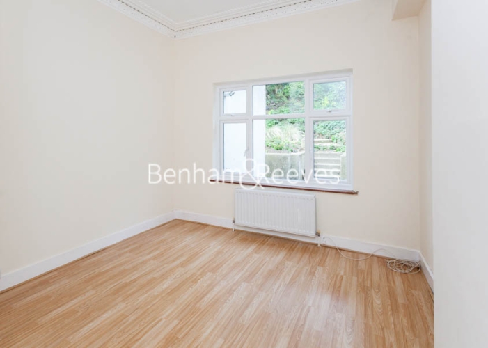 2 bedrooms flat to rent in Whitehall Park, Archway, N19-image 6