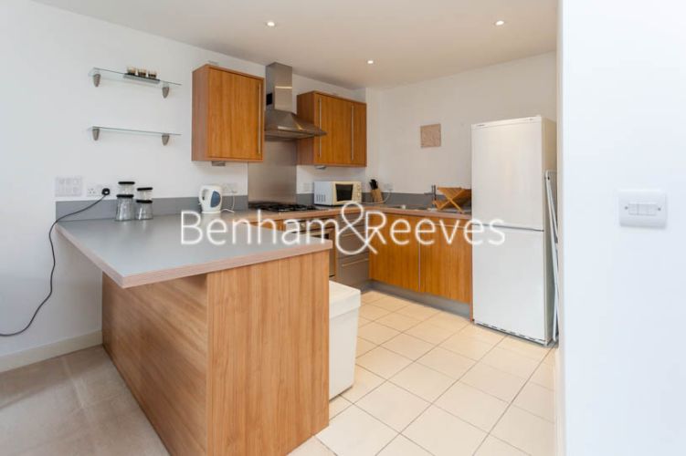 1 bedroom flat to rent in Garand Court, Eden Grove, N7-image 2